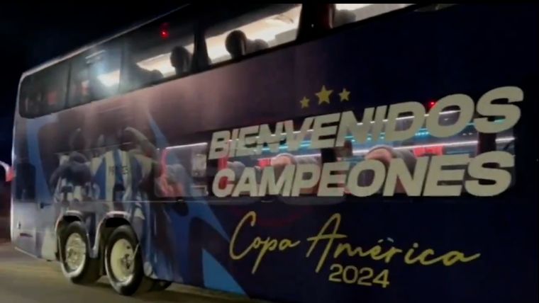 Los campeones de América arribaron al país.