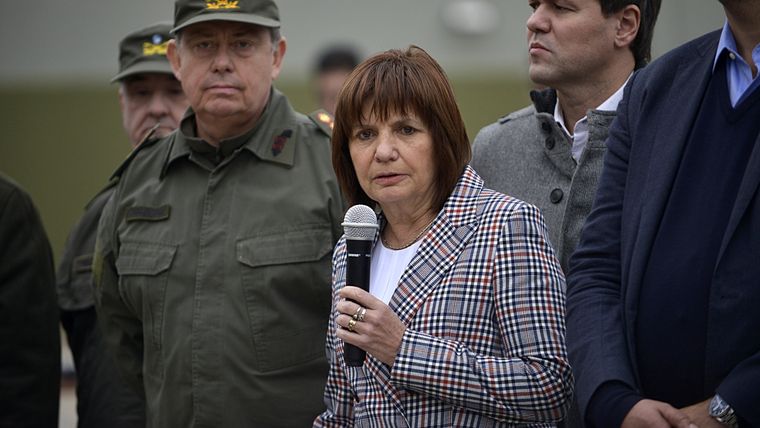 Bullrich aseguró que en su gestión interceptaron ambulancias con droga