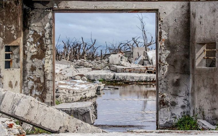 El pueblo argentino que desapareció bajo el agua y hoy es una atracción turística