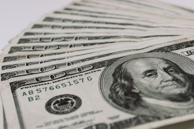 MDZol | El dólar blue cotiza en 338 pesos para la venta. Foto: Pexels
