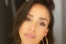 Jessica Alba promueve el estilo comfort y chic en estos tres looks Foto: Instagram