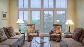 El tener las ventanas arregladas permite disfrutar de un hogar con mayor eficiencia energética, más cálido y rentable. Foto: Pexels y Pixabay