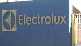 electrolux deja de fabricar heladeras en rosario y despide a 100 empleados