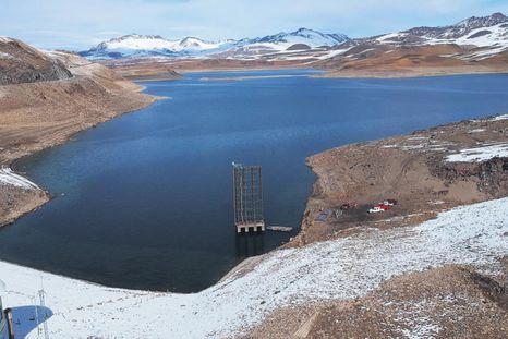Una nota del diario chileno Las Últimas Noticias destacó la cantidad de sismos en el complejo volcánico ubicado en la frontera sur de Mendoza. Una nota del diario chileno Las Últimas Noticias destacó la cantidad de sismos en el complejo volcánico ubicado en la frontera sur de Mendoza.