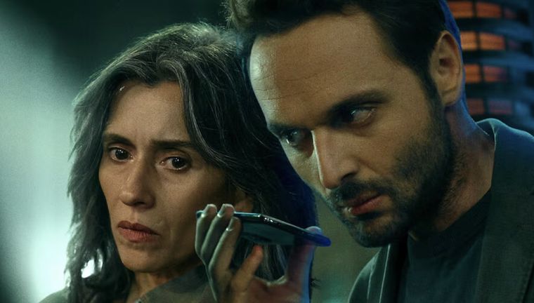 Más de 50 millones de personas ya vieron Sara, la mujer en las sombras, el fenómeno europeo que conquista Netflix. Foto: Archivo