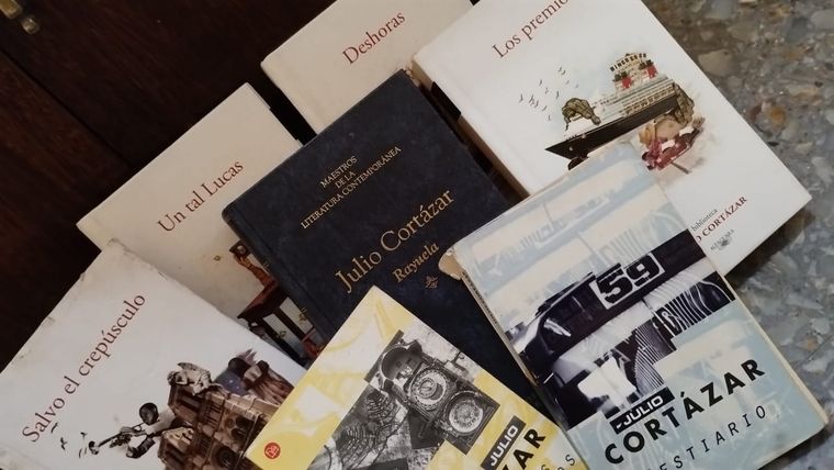Un texto homenaje a Julio Cortázar, como regalo para el día de su cumpleaños. Foto: Marisa Musci