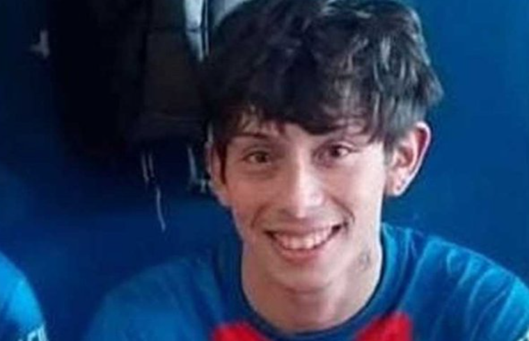 El joven fue arrastrado por el fuerte caudal de un río en el sur de Chile.