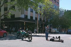 Las calles del centro provincial fueron testigos de un nuevo choque, a causa de las reiteradas distracciones de los conductores. Foto: Emilce Vargas / MDZ