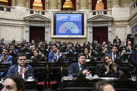 La Cámara de Diputados dio media sanción a la Ley Hojarasca. La Cámara de Diputados dio media sanción a la Ley Hojarasca.