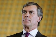 renuncia un ministro frances por tener una cuenta en suiza