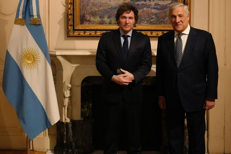 Javier Milei y Antonio Tajani, canciller de Italia El presidente Javier Milei junto al canciller y viceprimer ministro de Italia, Antonio Tajani. Foto: X (@OPRArgentina)