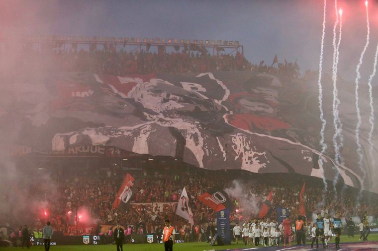 La increíble postal que dejó el recibimiento de la Lepra en Rosario. Foto: Prensa Newells