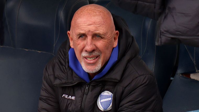 Daniel Oldrá, el director técnico del Tomba. Foto: Santiago Tagua/MDZ