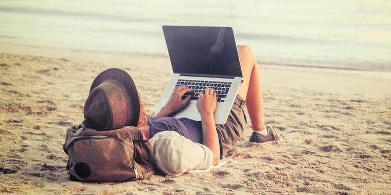 Los nómades digitales trabajan mientras viajan