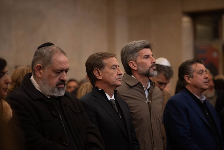 Suarez encabezó en Casa de Gobierno el acto por el aniversario del atentado a la AMIA Foto: Twitter Rodolfo Suarez