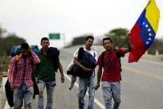 Miles de jóvenes venezolanos decidieron abandonar su país de origen en busca de un cambio de vida. Miles de jóvenes venezolanos decidieron abandonar su país de origen en busca de un cambio de vida.