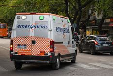 La conductora de la motocicleta resultó gravemente herida, sufriendo una fractura en su pierna izquierda.