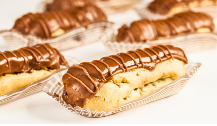 Receta clásica de éclairs de chocolate: Ideal para cualquier ocasión Foto: Shutterstock