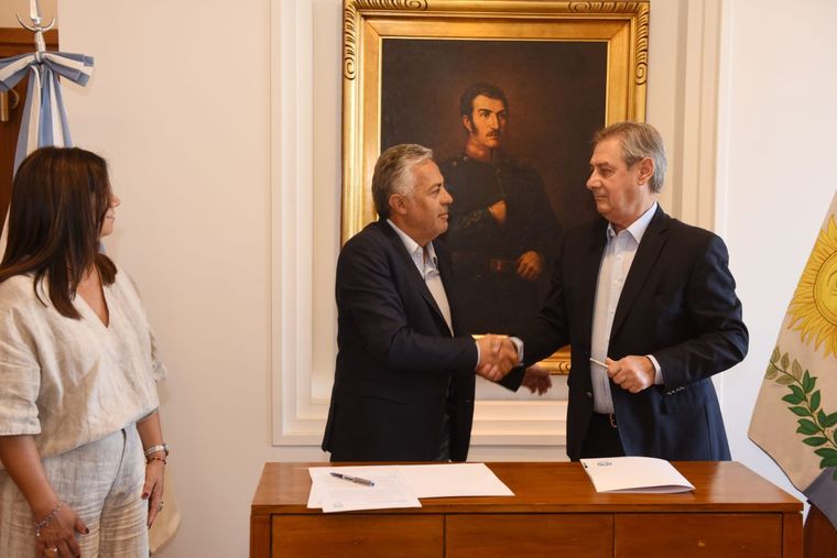 Cornejo propuso modificar un artículo de la Constitución para ratificar la autonomía municipal y cuestionó a Omar Félix.&nbsp;