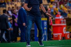 El DT de Rosario Central, fanático de Independiente, destacó el trabajo institucional de la Academia. Foto: @arielholanok El DT de Rosario Central, fanático de Independiente, destacó el trabajo institucional de la Academia. Foto: @arielholanok