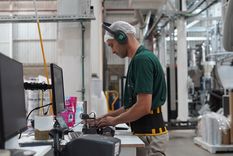 Entre sectores ganadores y perdedores, la industria registró un derrumbe del 8,2% y fue el sector con mayor caída en 2025, por segundo año consecutivo.&nbsp;