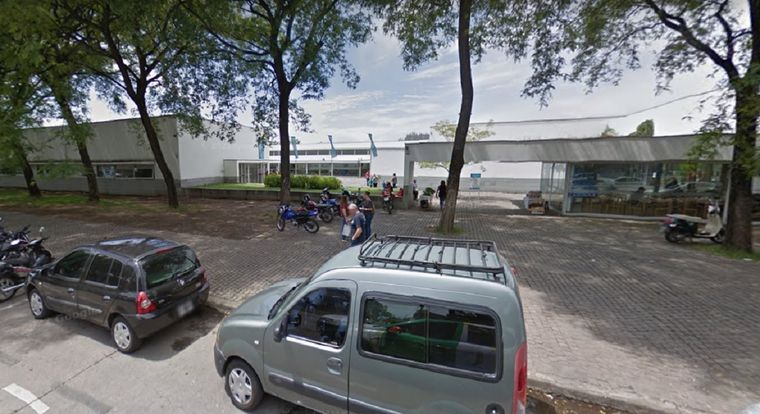 La sede municipal que fue atacada a balazos