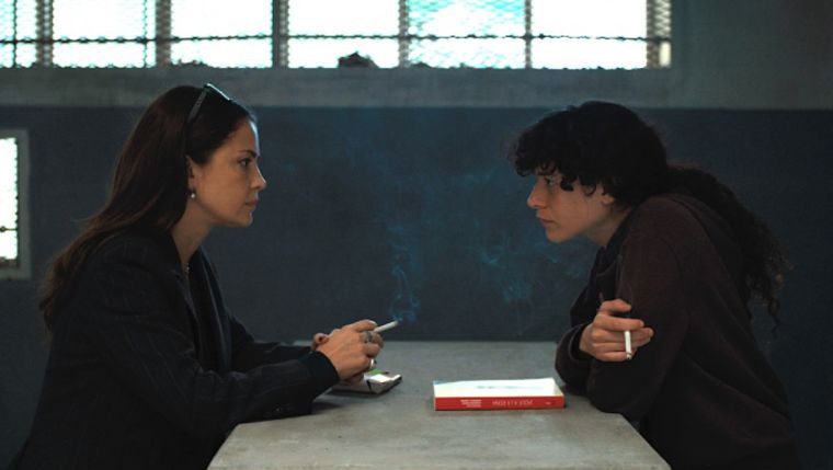 En esta segunda película como directora tras su auspicioso debut con Blondi, Dolores Fonzi brilla delante y detrás de cámara como protagonista y realizadora en una propuesta basada en un caso real que combina matices de thriller judicial y drama carcelario. En esta segunda película como directora tras su auspicioso debut con Blondi, Dolores Fonzi brilla delante y detrás de cámara como protagonista y realizadora en una propuesta basada en un caso real que combina matices de thriller judicial y drama carcelario.