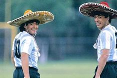 maradona eligio a los seis jugadores que lo enamoraron del futbol
