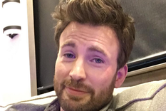 Chris Evans sorprendió a todo el mundo luego de confirmar su relación con Alba Baptista.