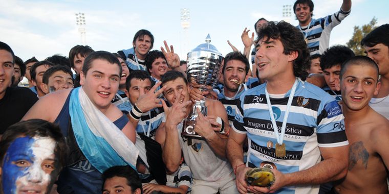 La emoción de de los jugadores de Liceo. Foto: Nacho Gaffuri / MDZ