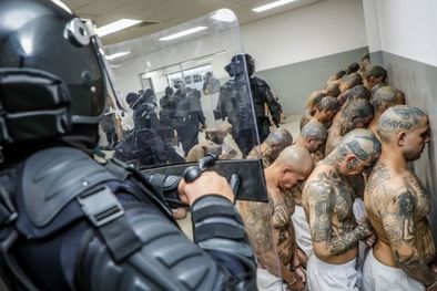 MDZol | Más de 68.000 personas han sido detenidas durante el régimen de excepción en El Salvador. Foto: GETTY IMAGES
