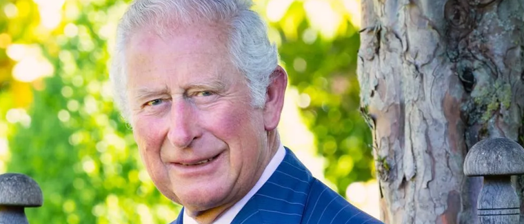 El príncipe Carlos actualmente se encuentra en pareja con su gran amor, Camilla Parker Bowles. Foto: Instagram  @clarencehouse
