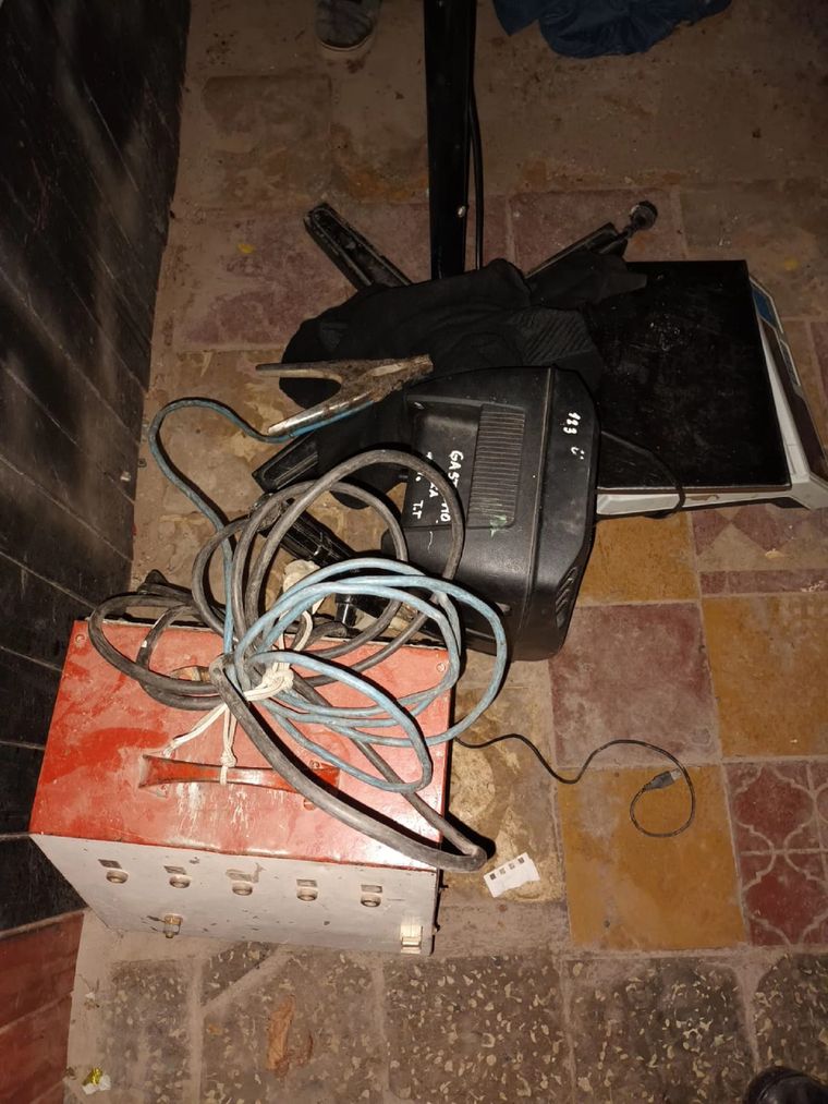 Fueron recuperados elementos robados en una escuela de Las Heras Fueron recuperados elementos robados en una escuela de Las Heras