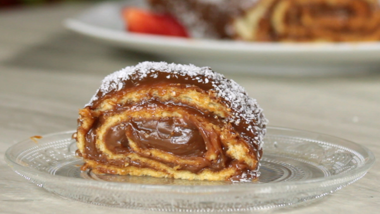 Esta receta de pionono con dulce de leche se puede rellenar con frutas o crema, adaptándose a distintos gustos y temporadas. Esta receta de pionono con dulce de leche se puede rellenar con frutas o crema, adaptándose a distintos gustos y temporadas.