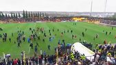 Los hinchas de Deportivo Madryn invadieron el campo. Los hinchas de Deportivo Madryn invadieron el campo.