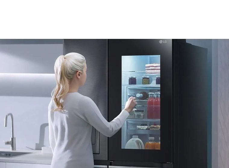 La heladera LG Side by Side combina lujo, tecnología y capacidad para toda la familia.