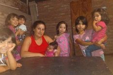 Valeria y sus hijas. (Foto Tiempo de San Juan)