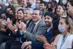 Maximiliano Uceda junto a Tristan Bauer y Alberto Fernández. Foto: Facebook Maxi Uceda