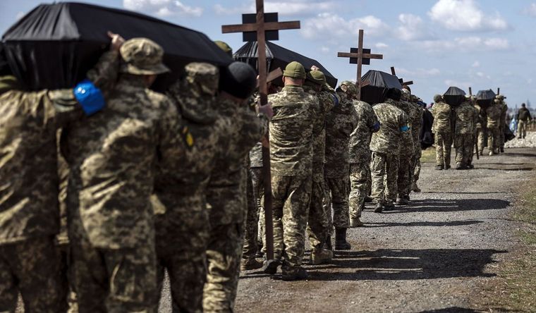 soldados ucranianos muertos Las bajas se cuentan por cientos de miles. Foto: Efe.