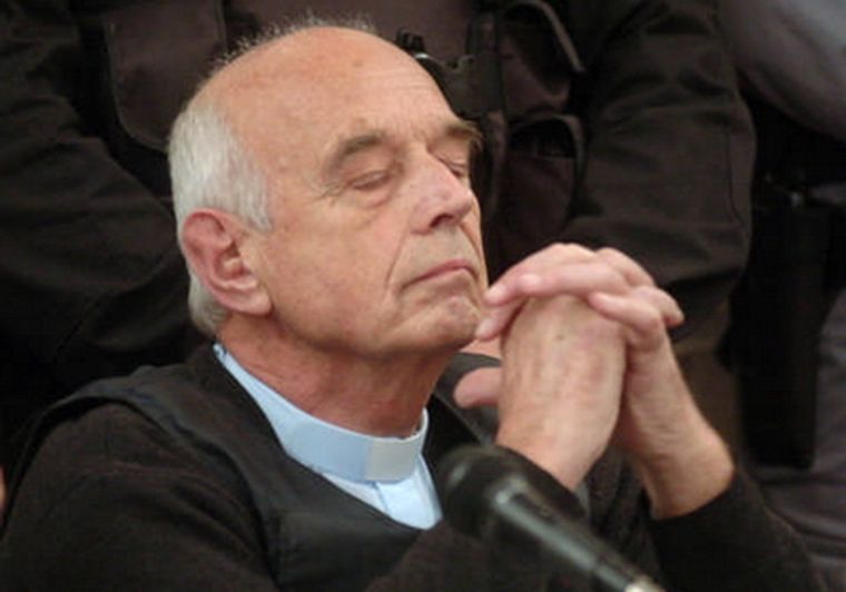 Von Wernich, sacerdote condenado a prisión perpetua por genocidio. Foto: Telam