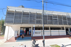 La comisaría está ubicada en las calles 7 y 74 de Villa Elvira, en La Plata.