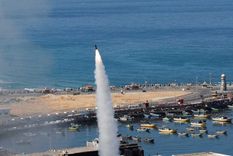 Militantes palestinos disparan un cohete contra Israel, en la ciudad de Gaza Foto: NA REUTERS Mohammed Salem