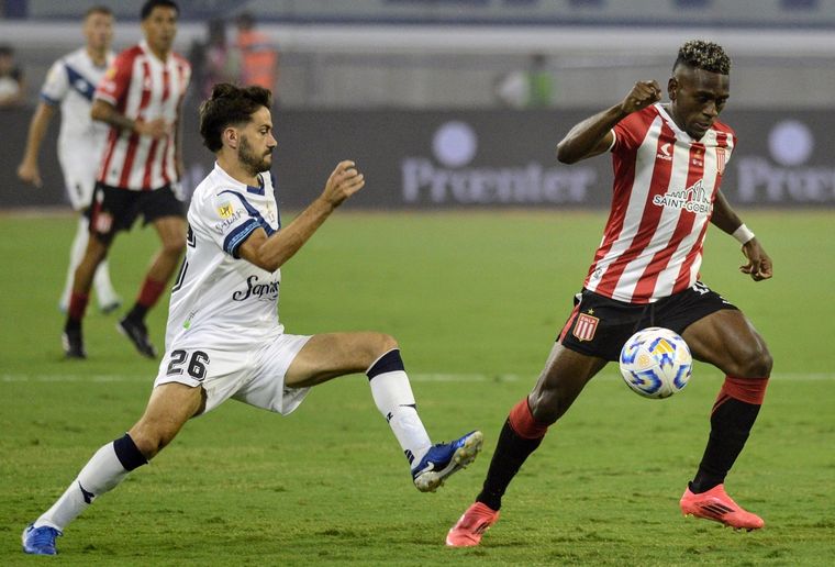 El 21 de diciembre de 2024, Estudiantes goleó 3-0 a Vélez en la final del Trofeo de Campeones.