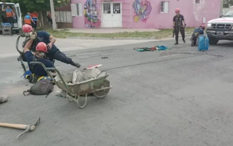 Los trabajadores que murieron dentro de la cloaca tenían 24 y 27 años. Foto: Noticias argentinas