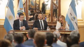 El lanzamiento del plan Corrientes Sostiene apunta a sostener a las familias y las empresas en problemas, y es posible gracias a que las cuentas públicas están equilibradas, estimaron desde el gobierno provincial y el Banco de Corrientes. El lanzamiento del plan Corrientes Sostiene apunta a sostener a las familias y las empresas en problemas, y es posible gracias a que las cuentas públicas están equilibradas, estimaron desde el gobierno provincial y el Banco de Corrientes.