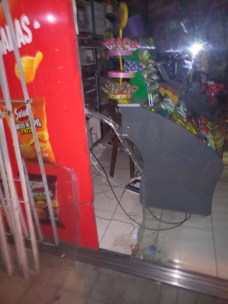 El local fue robado tres veces en el último mes Foto: Captura de video