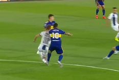 carlos tevez se volvio tendencia por un terrible e innecesario planchazo carlos tevez se volvio tendencia por un terrible e innecesario planchazo