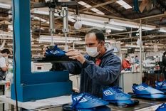 La fabricante de calzado deportivo Dass abrió un retiro voluntario para bajar su plantilla en 50 trabajadores, y anunció una inversión de 40 millones de dólares cerca de Asunción.