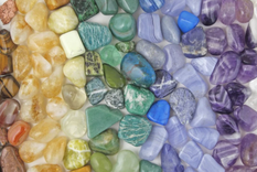 Las piedras energéticas pueden ayudarnos a sentirnos en equilibrio y armonía con nuestro ser. Foto: Shutterstock