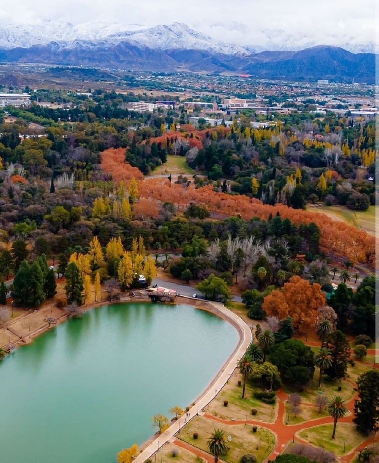 Una pareja de viajeros muestra con su drone al Parque como nunca antes lo viste. Foto: IG @yamiyjoko